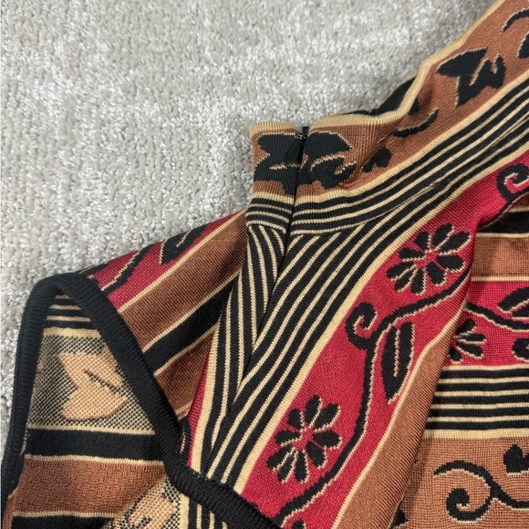 St. John Sleeveless High Neck Fall Printed Sweater Womens Size Medium - Picture 7 of 7